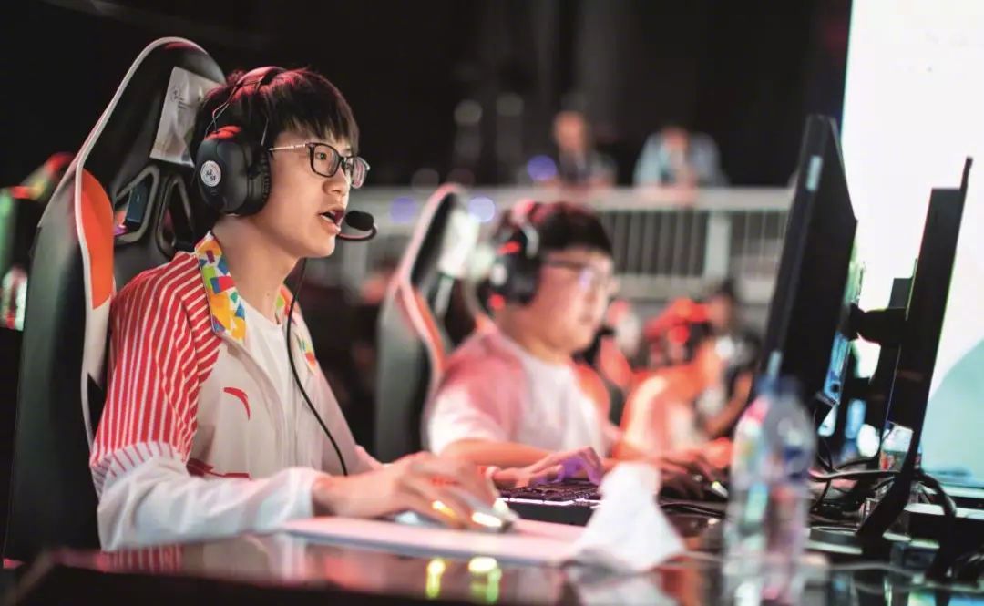 NAVI, Ninjas in Pyjamas , 和 B8 将参加 StarLadder StarSeries 2025 秋季赛