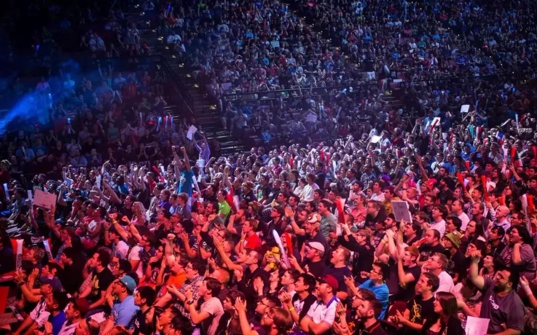 【lpl战报】FPX 2-1 BLG：昔日老友赛场相见 FPX成功让一追二结束连败