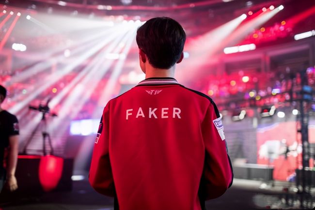 🎬8月4日LPL夏季赛战果：EDG重回榜首，IG三连败