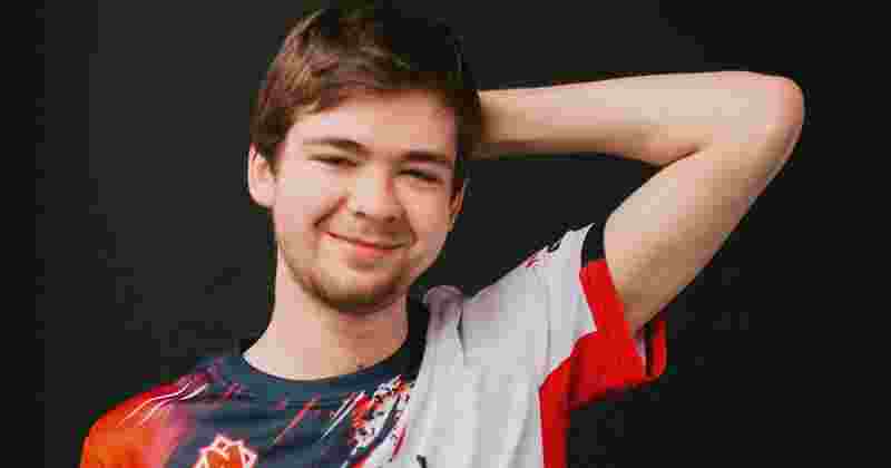 在今日OMG对阵OMG的比赛中，JackeyLove使用卢锡安达成了在LPL的第3000次助攻，是AD位第2位达成该成就的选手，恭喜JackeyLove！